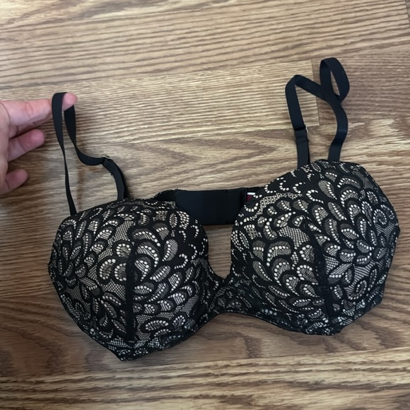 3 Bra Bundle all 32 C - Soma, Victorias Secret & True Co - Picture 2 of 7